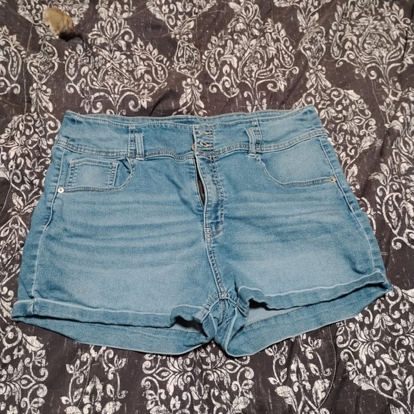 No Boundaries Classic Blue Denim Shorts - Picture 1 of 9